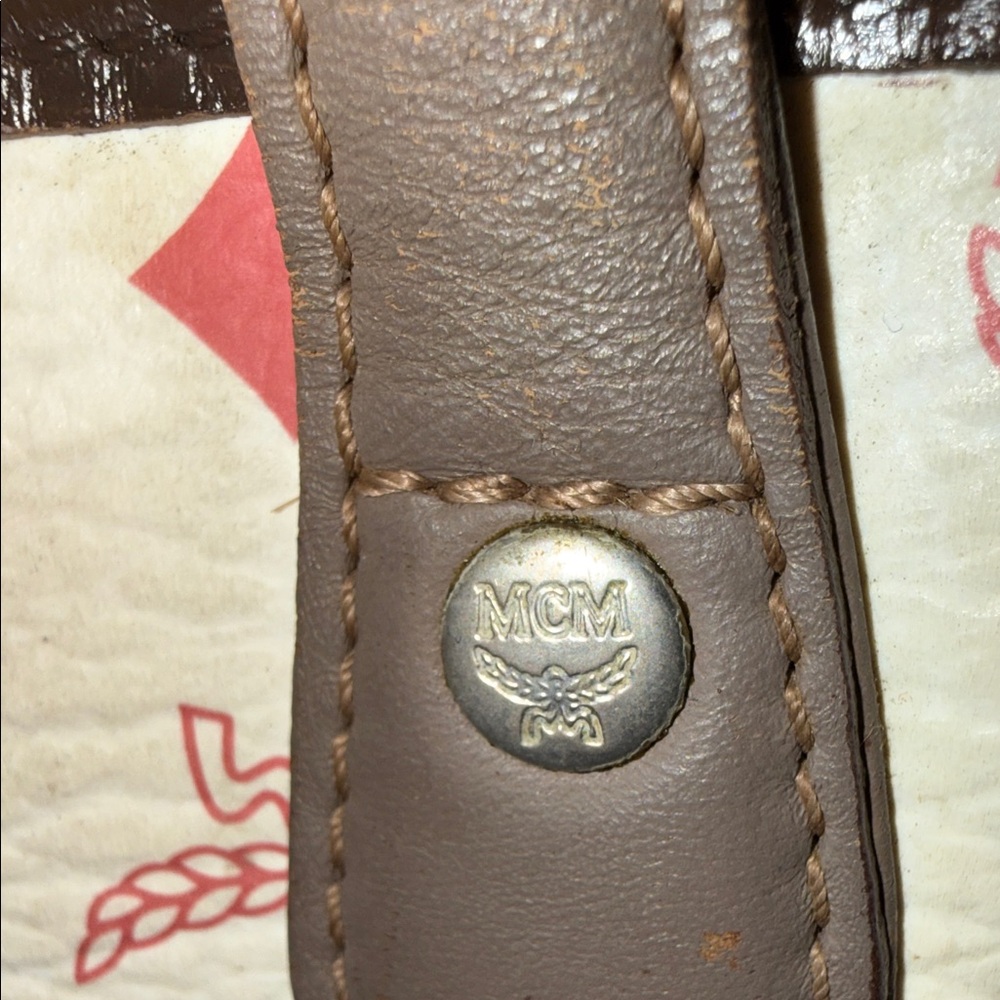 MCM limited edition, princess, lion  White and Brown Tote Bag EUC - Picture 17 of 17